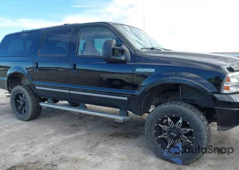 2005 Ford Excursion Limited from USA, damaged, VIN 1FMSU43P55EA84335